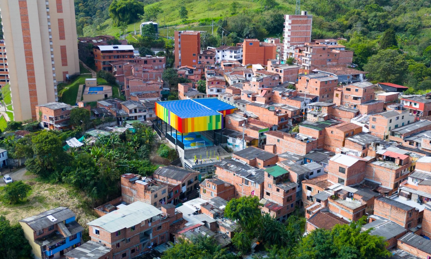 ¡Hermosa! Nueva placa polideportiva le dio color a vereda Cañaveralejo de Sabaneta