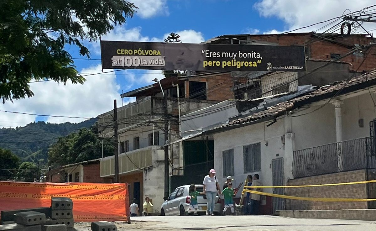 “Eres muy bonita, pero peligrosa”: La Estrella intensifica campaña contra la pólvora