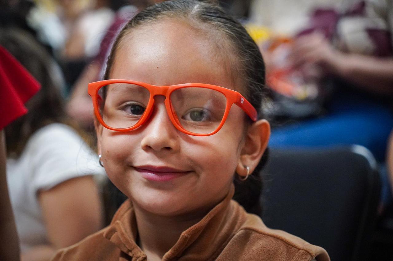 ¡Para verte mejor! Más de 140 niñas y niños de Envigado recibieron lentes gratis