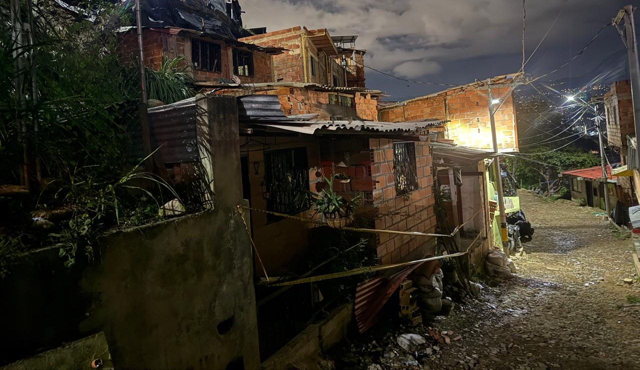 Otra vivienda colapsa en Itagüí: dos menores de 6 y 15 años, heridos tras deslizamiento en El Porvenir