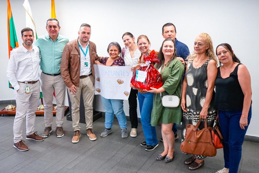 Unos 400 emprendedores y pequeños empresarios de Envigado han dejado de acudir al pagadiario