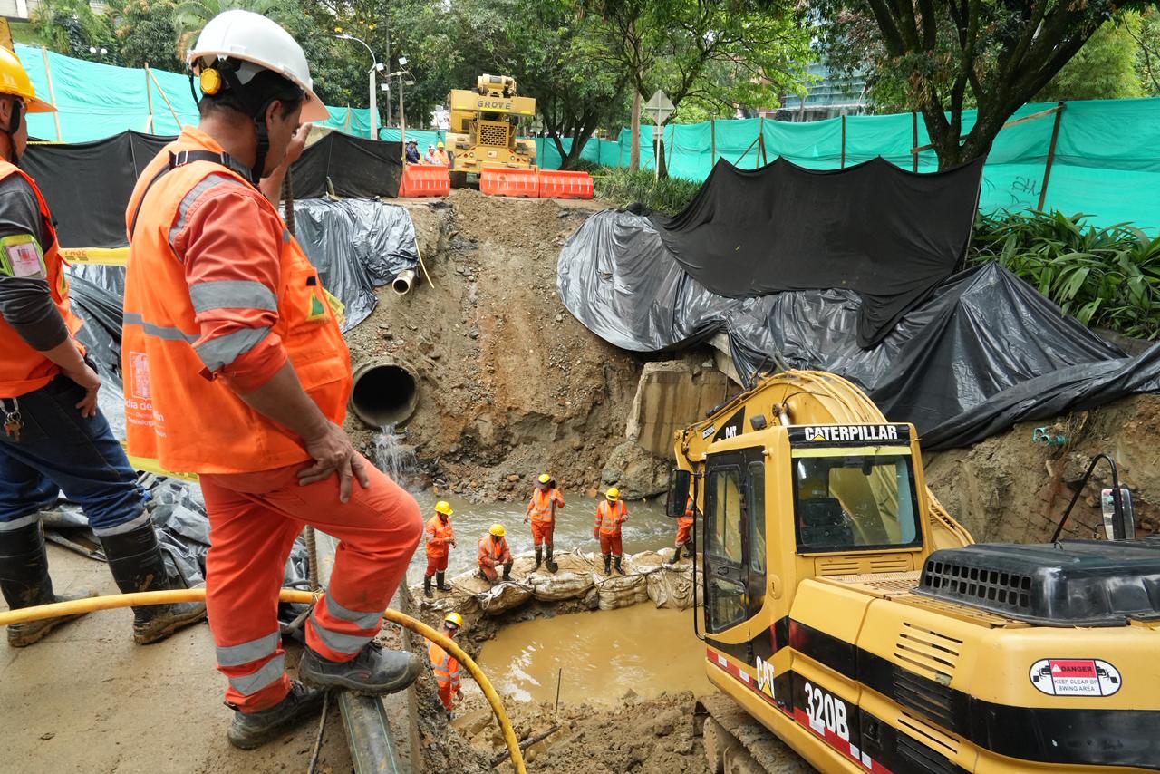 ¡Mucha paciencia! Arreglo para tapar el cráter en la avenida El Poblado durarán un mes más