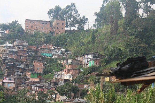 Zozobra en El Ajizal de Itagüí: asesinatos, panfletos en contra de venezolanos y posible enfrentamiento entre bandas
