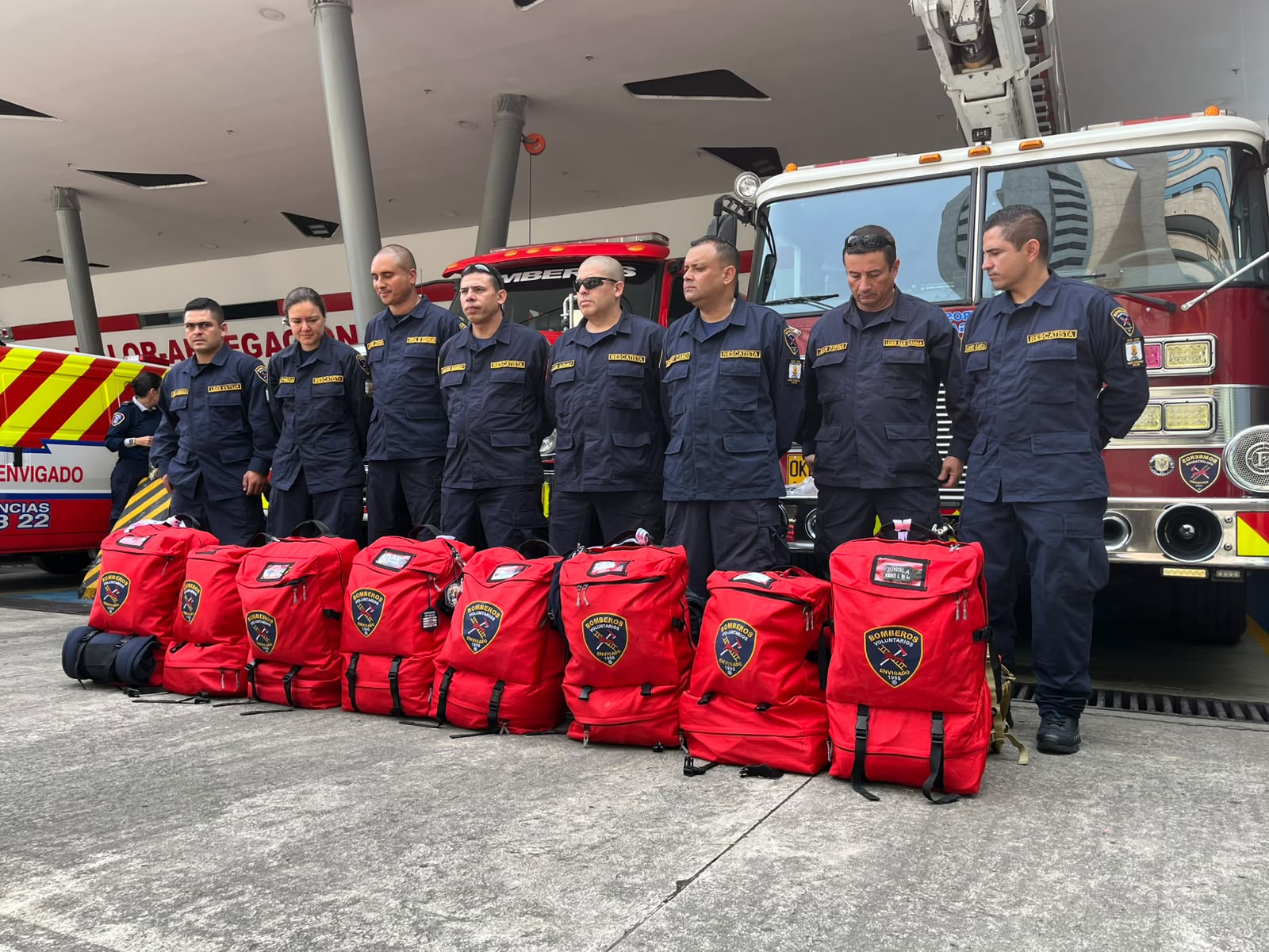 Bomberos Envigado responde al llamado humanitario: ocho unidades apoyarán rescates tras terremoto en Venezuela
