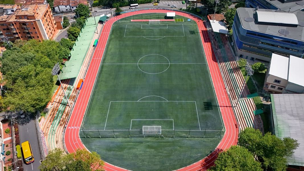 Tradicional cancha y pista atlética de El Dorado de Envigado vuelve a abrir sus puertas: habrá restricción de horarios