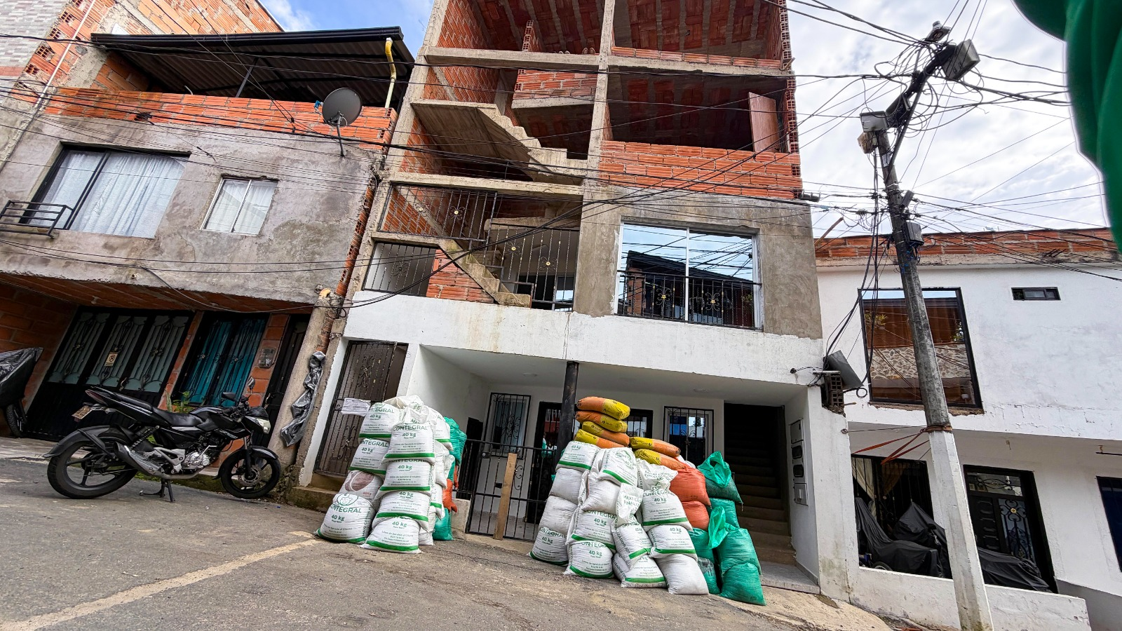 Por construir cerca a quebradas, alcaldía de Medellín frenó dos construcciones en San Antonio de Prado