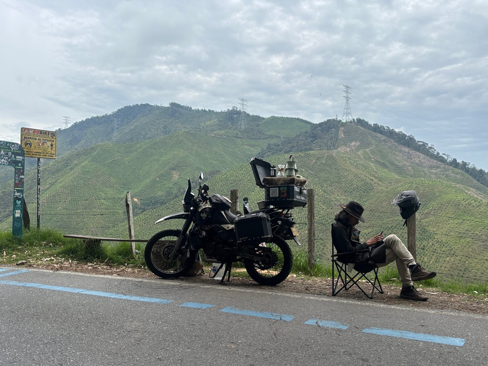 Truji Coffee, la historia de un joven de Itagüí amante al café que recorre en moto los pueblos de Antioquia