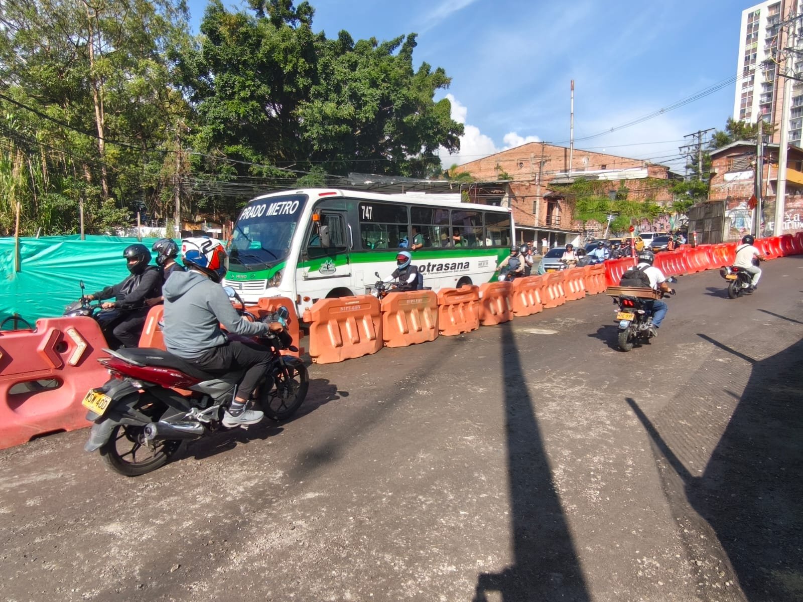 Habilitan paso provisional para demoler el puente La Limona: inicia nueva fase de construcción del corredor vial Itagüí – San Antonio de Prado